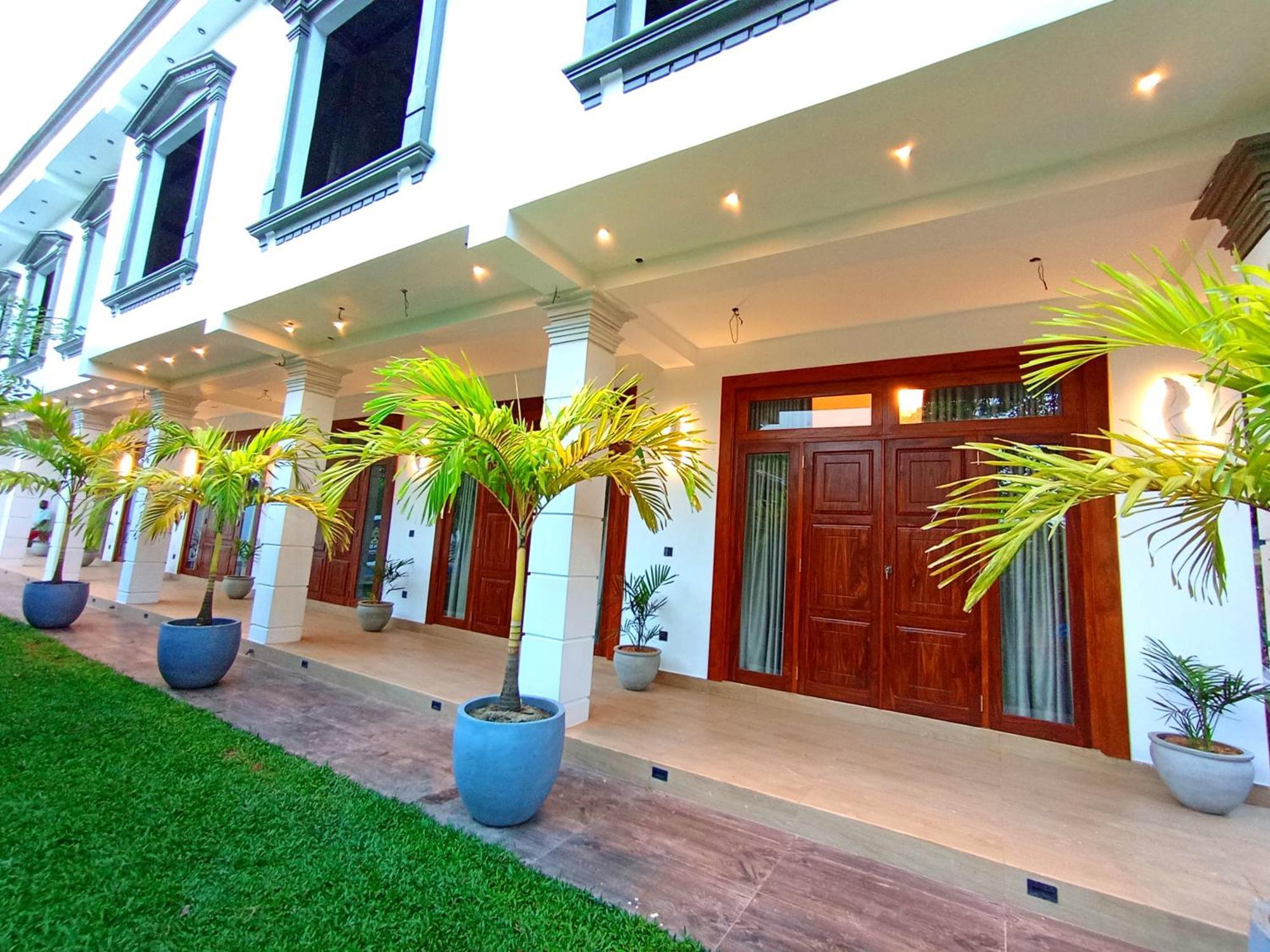 Crown Breeze Hotel Ahangama Ngoại thất bức ảnh
