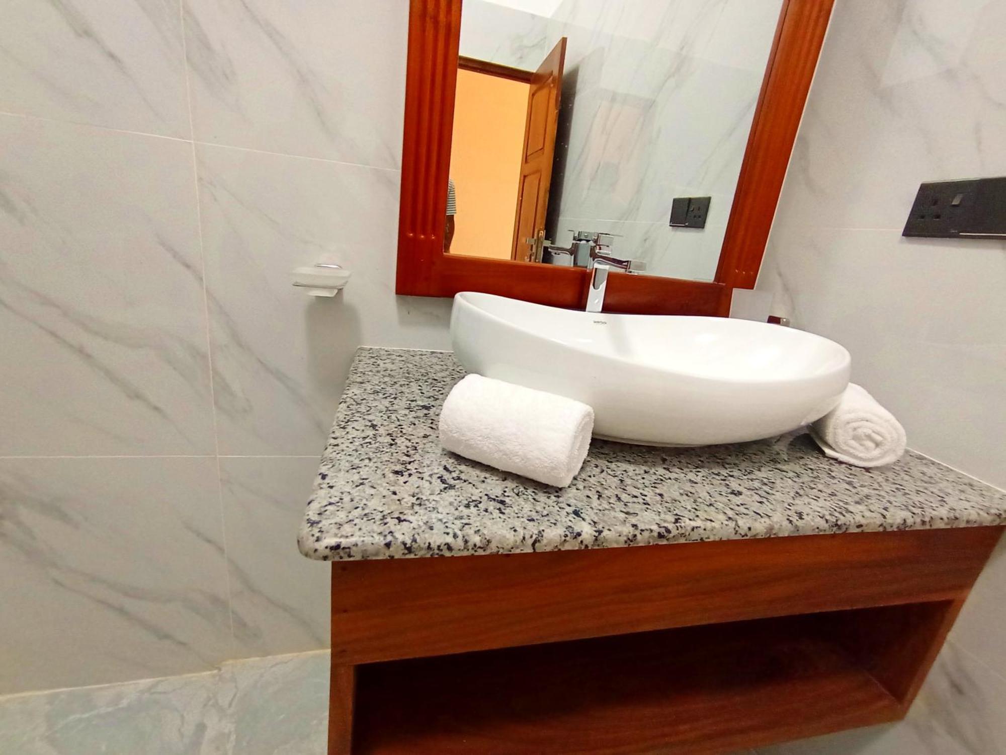 Crown Breeze Hotel Ahangama Ngoại thất bức ảnh